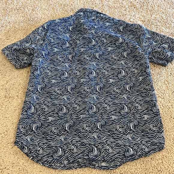 Old navy polo size small 6/7.  Like new.  Excellent condition - Picture 4 of 4